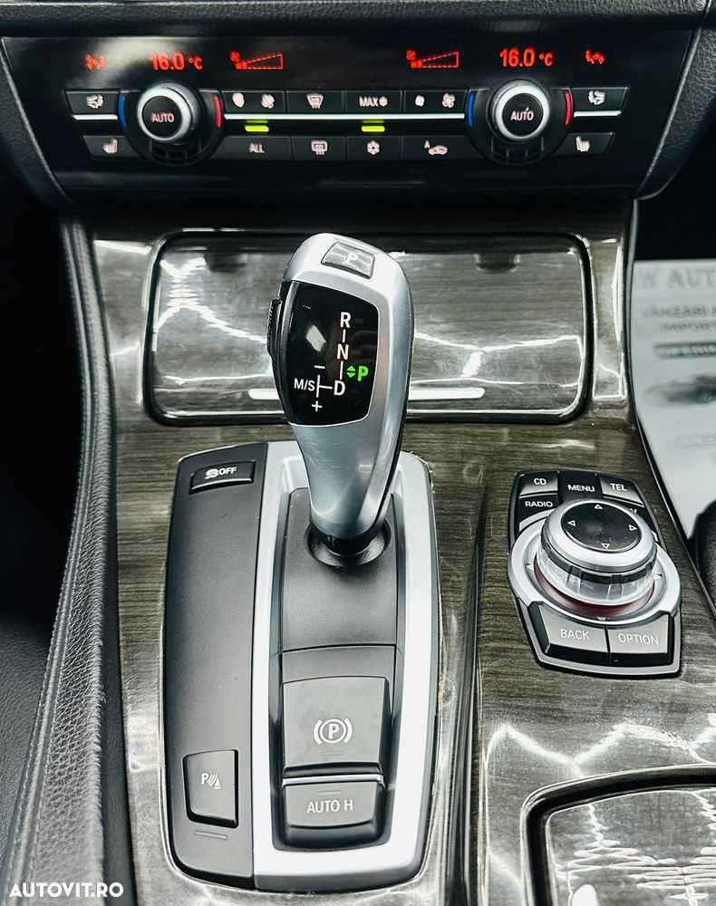 BMW Seria 5 520d Aut. Modern Line - 25