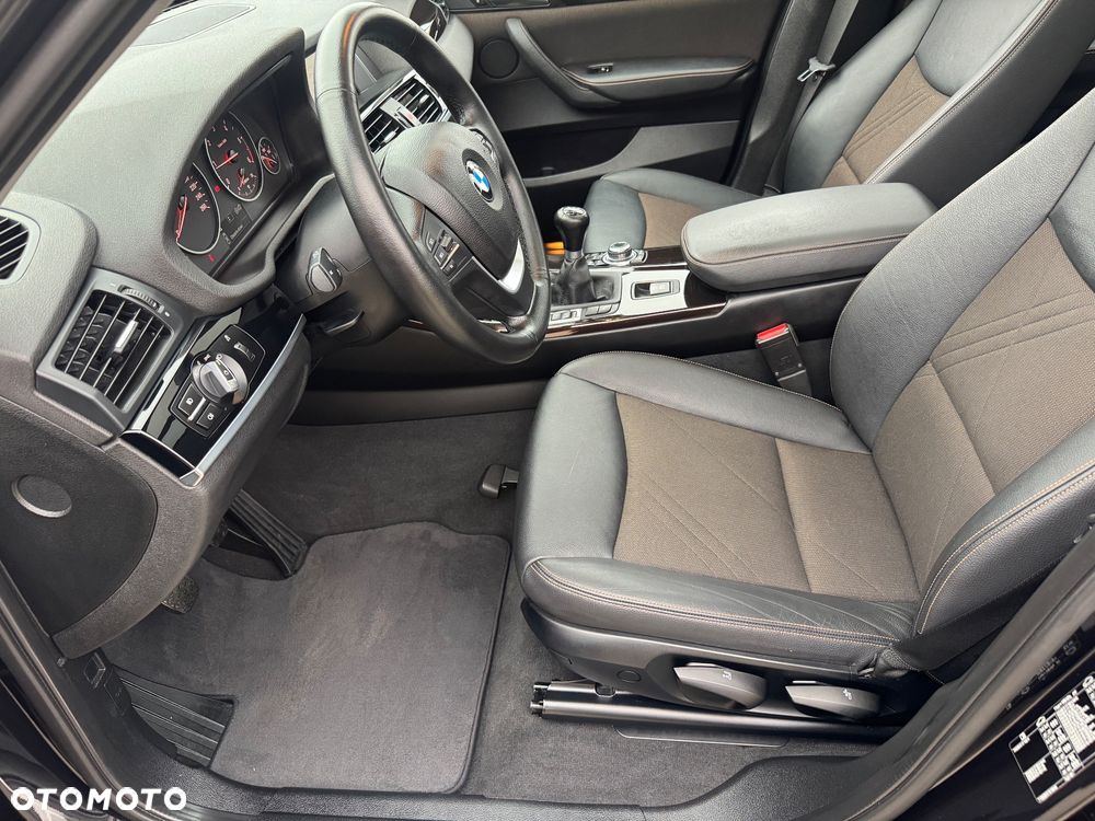 BMW X3 sDrive18d xLine - 29