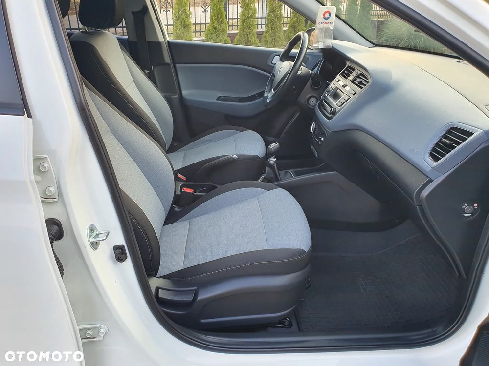 Hyundai i20 1.2 Passion - 13