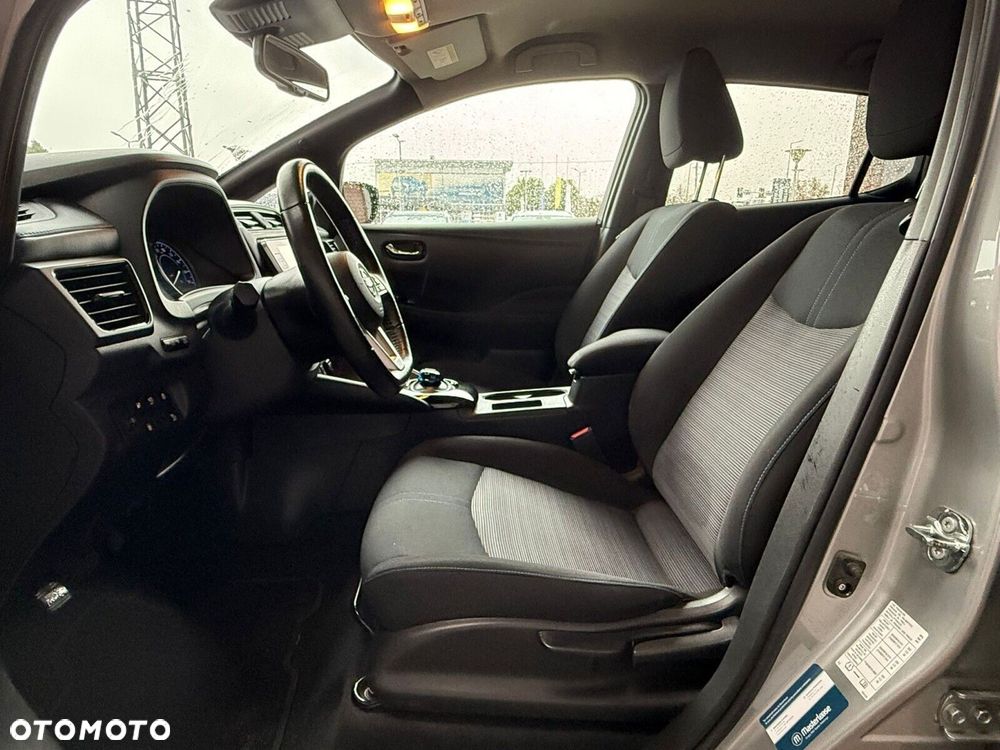 Nissan Leaf - 10