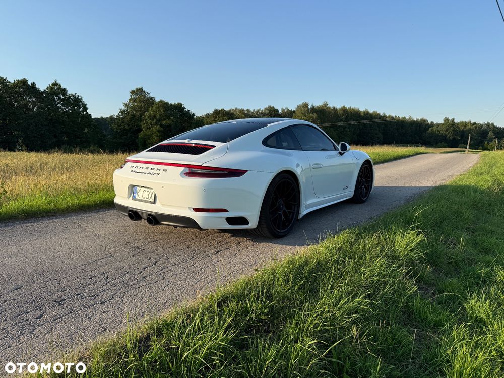 Porsche 911 Carrera 4 GTS PDK - 7