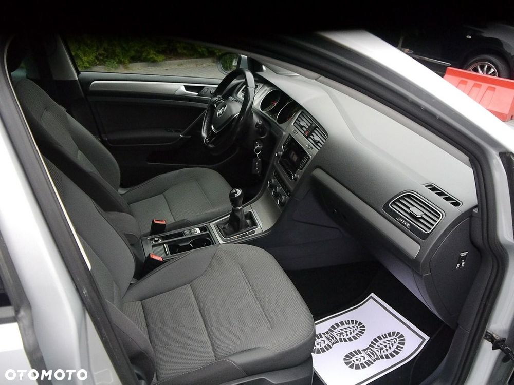 Volkswagen Golf 1.6 TDI BlueMotion Technology Comfortline - 25