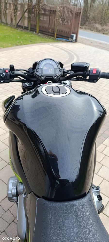 Kawasaki Z 900 - 12