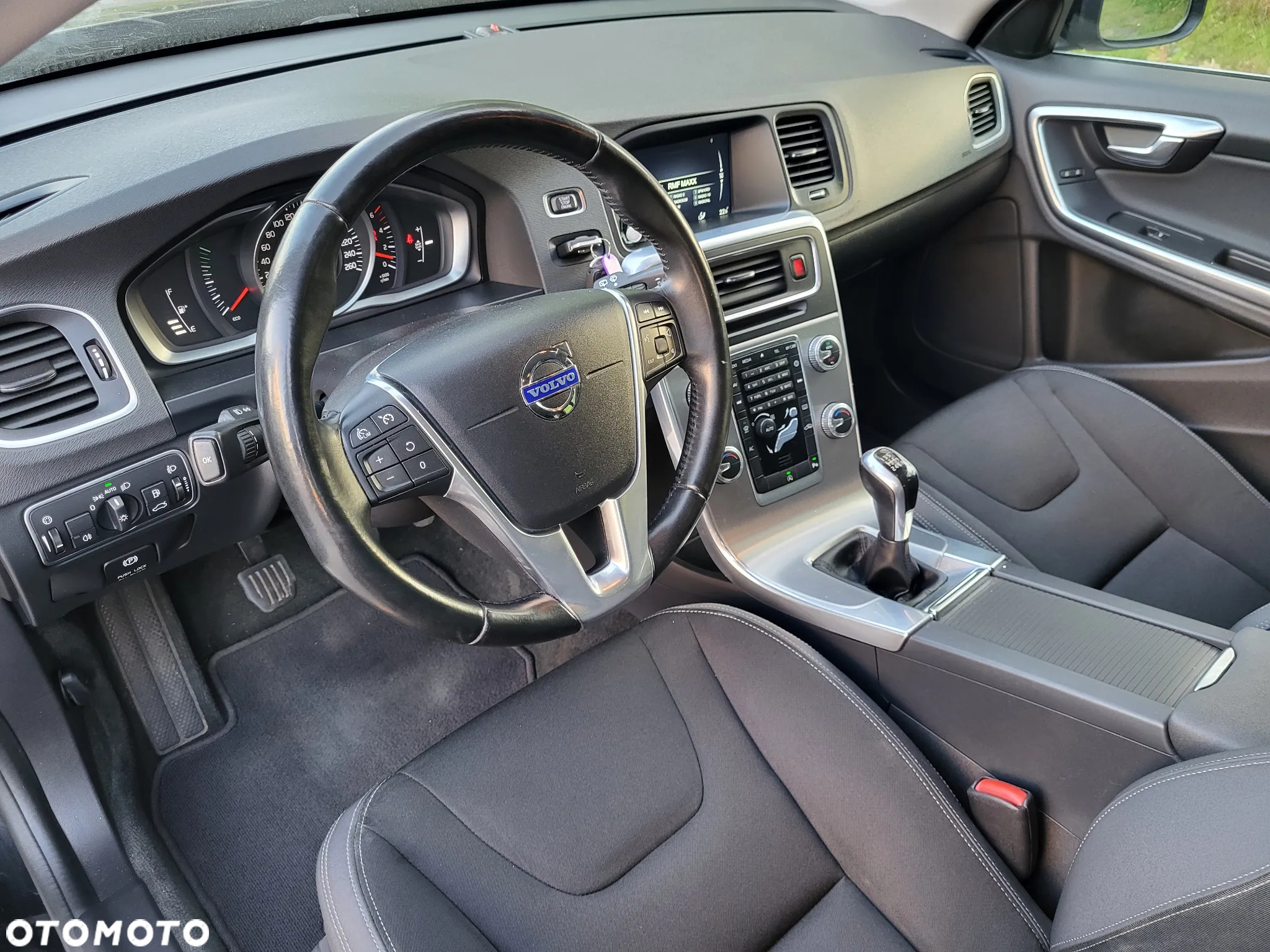 Volvo V60 D4 Drive-E Ocean Race - 24