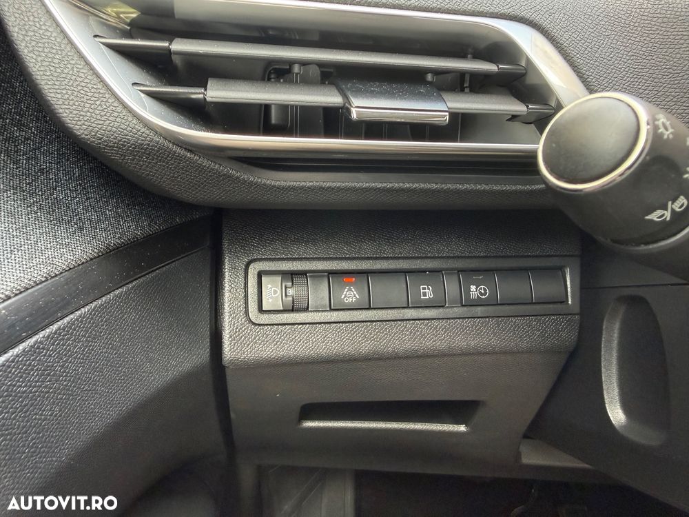 Peugeot 3008 225 e-EAT8 Allure Pack - 26