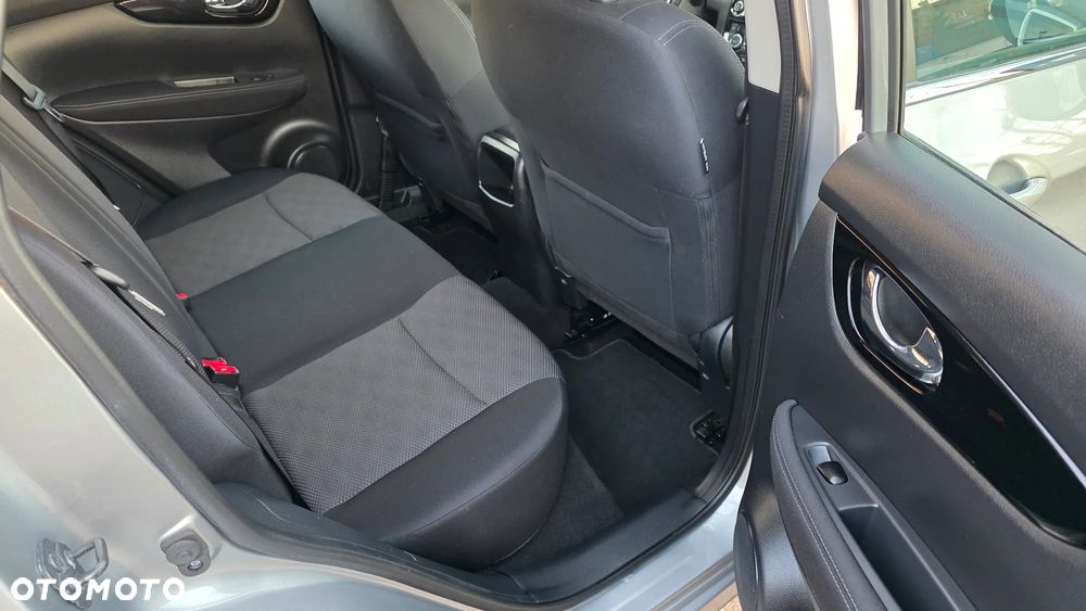 Nissan Qashqai 1.2 DIG-T N-Connecta EU6 - 17