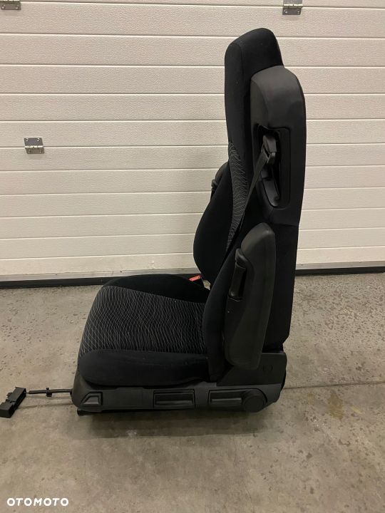 FOTEL SIEDZENIE KIEROWCY LEWE MERCEDES ACTROS MP 4 - 2