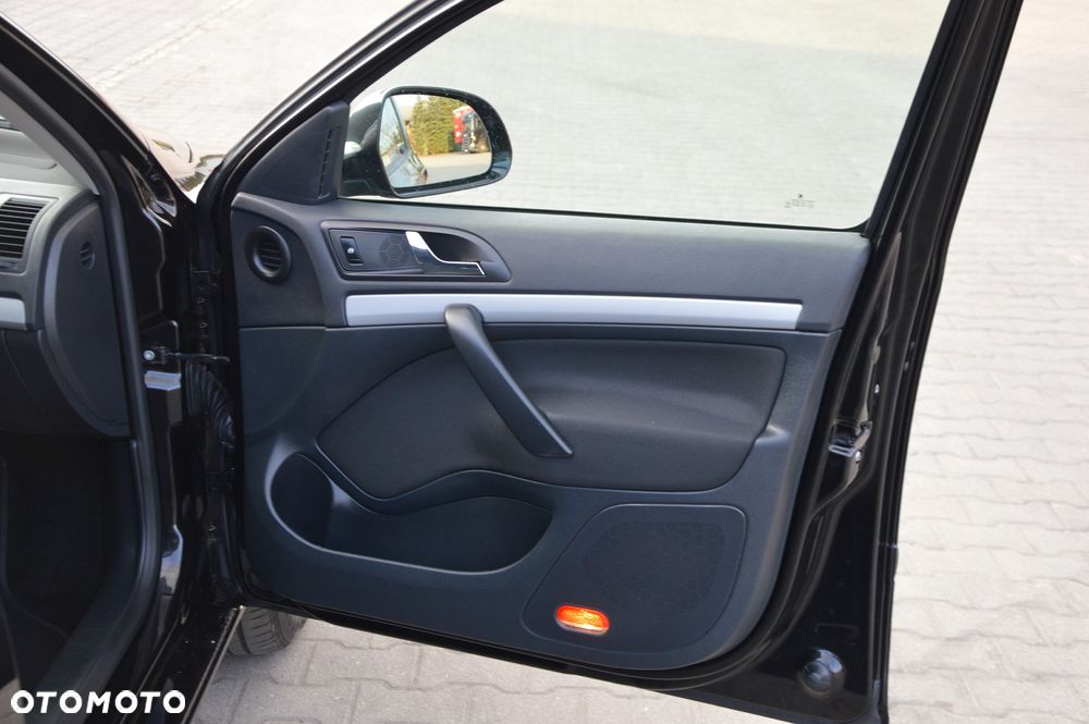 Skoda Octavia 1.6 TDI DPF Elegance - 32