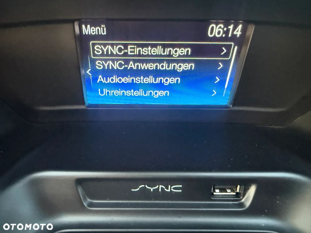 Ford Kuga - 36