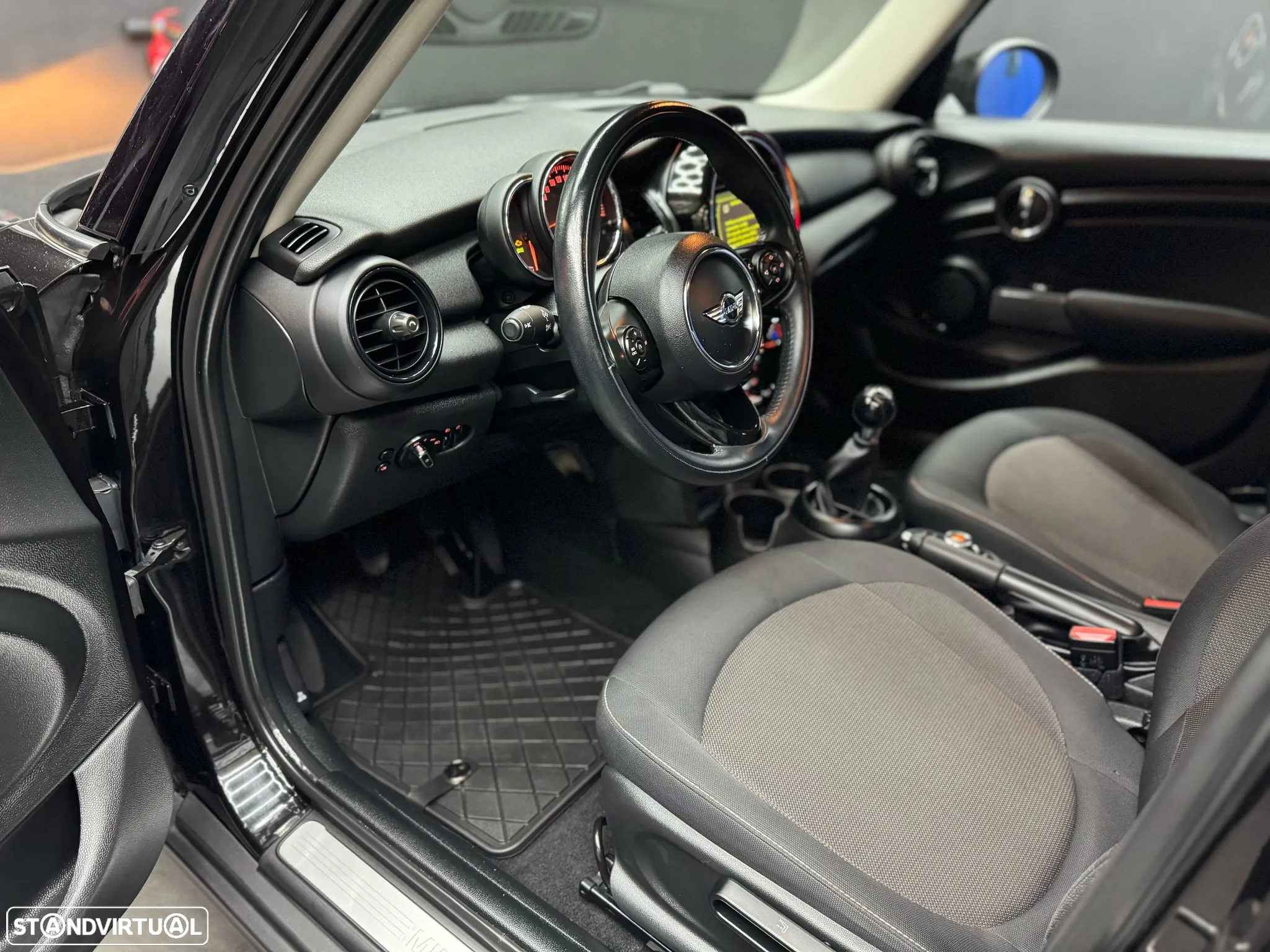 MINI 5 Portas Cooper D - 11