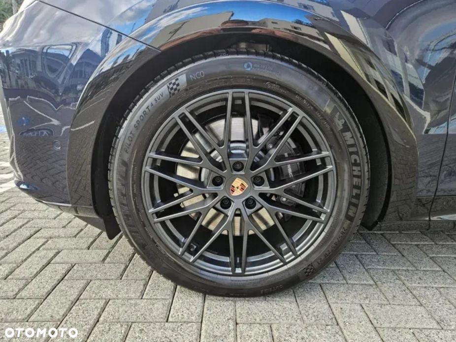 Porsche Cayenne GTS - 17
