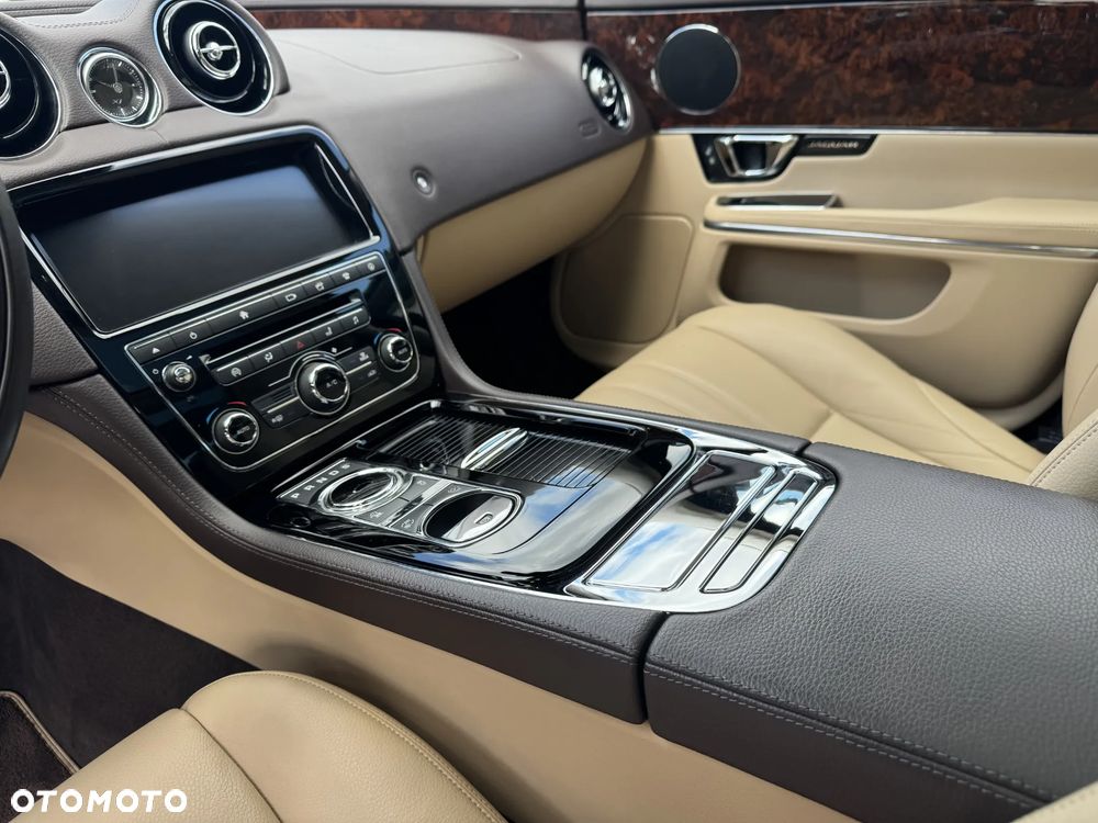 Jaguar XJ 3.0 V6 Premium Luxury - 25