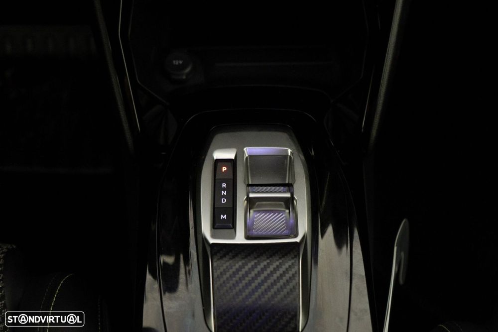 Peugeot 2008 1.2 PureTech GT EAT8 - 28