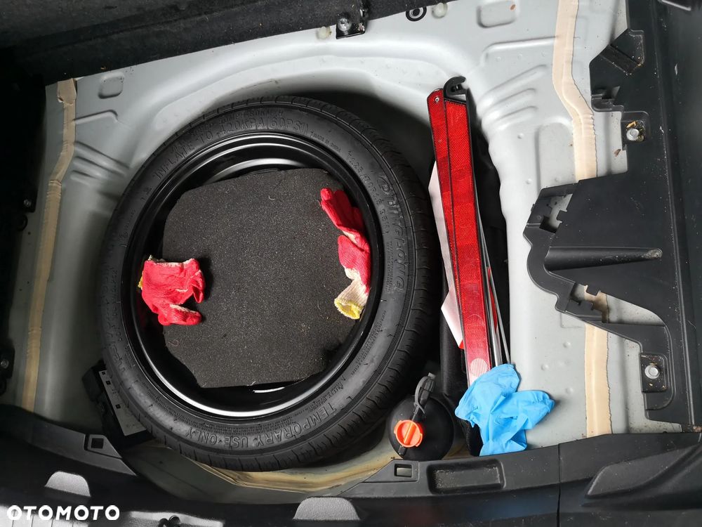 Toyota Yaris Hybrid 100 Premium EU6 - 13