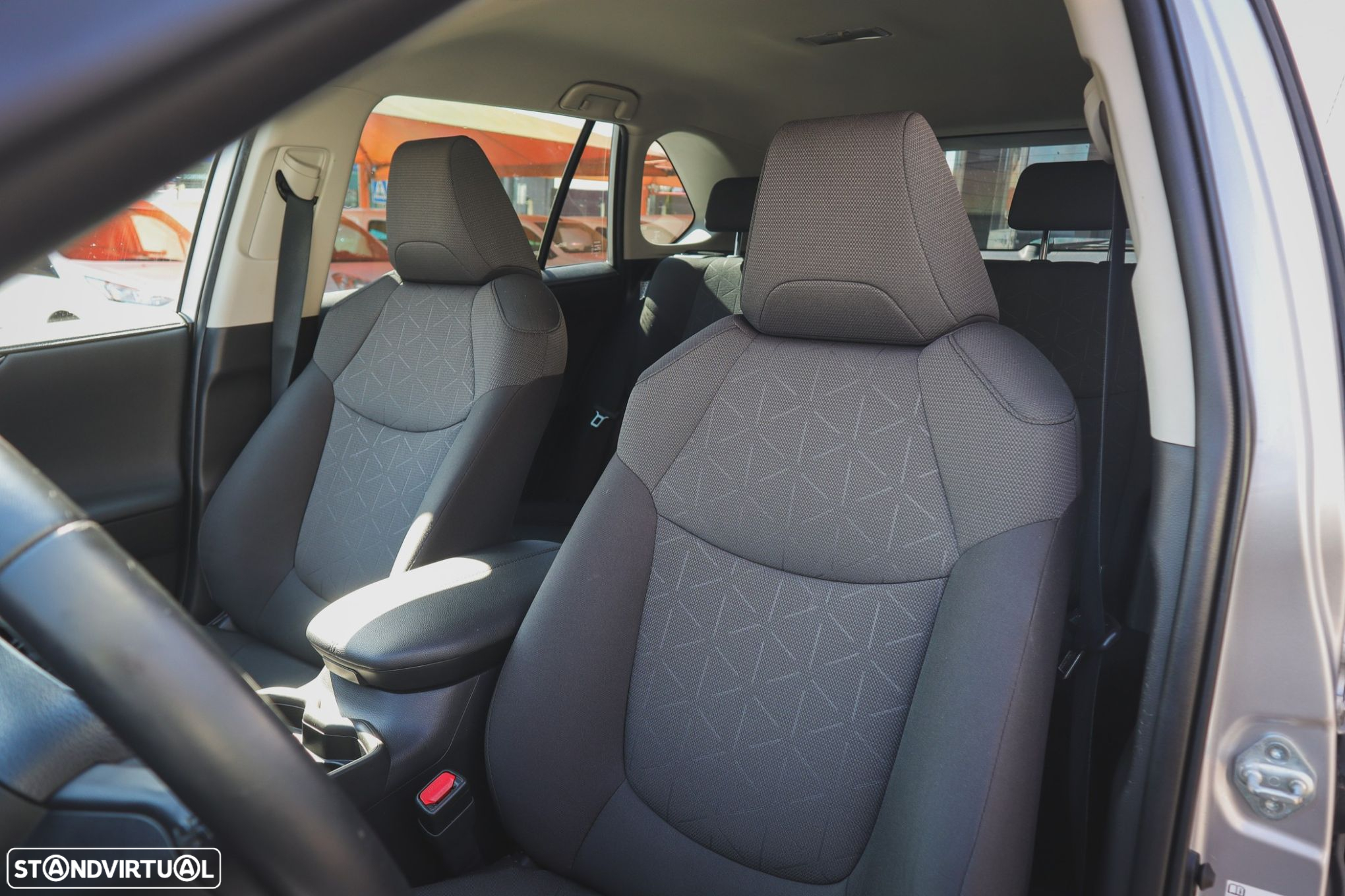 Toyota RAV4 - 6