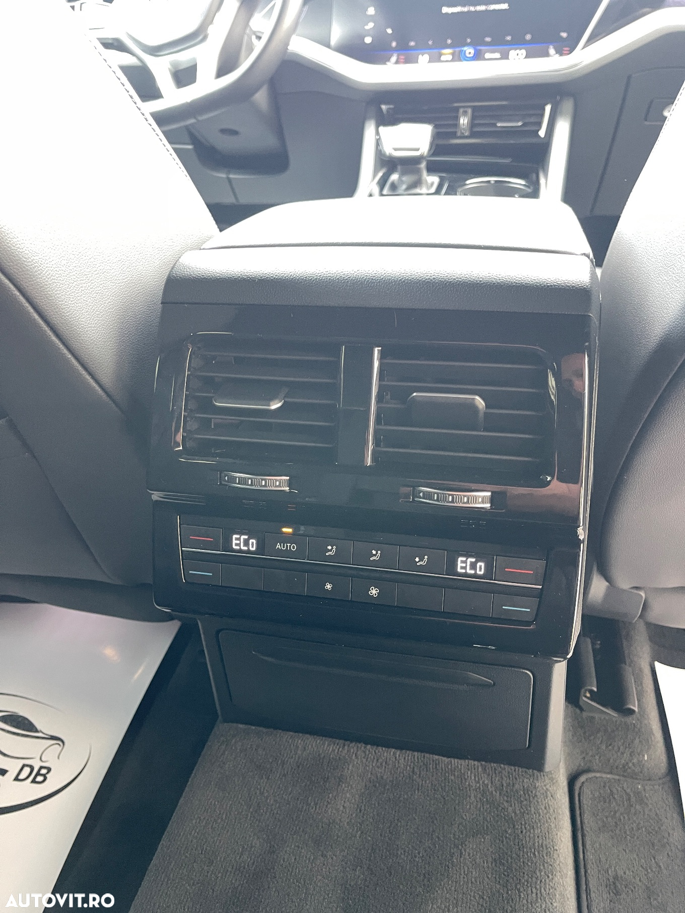 Volkswagen Touareg 3.0 V6 TDI 4Motion DPF Automatik Elegance - 24
