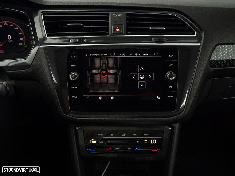 VW Tiguan Allspace 2.0 TDI R-Line DSG - 37