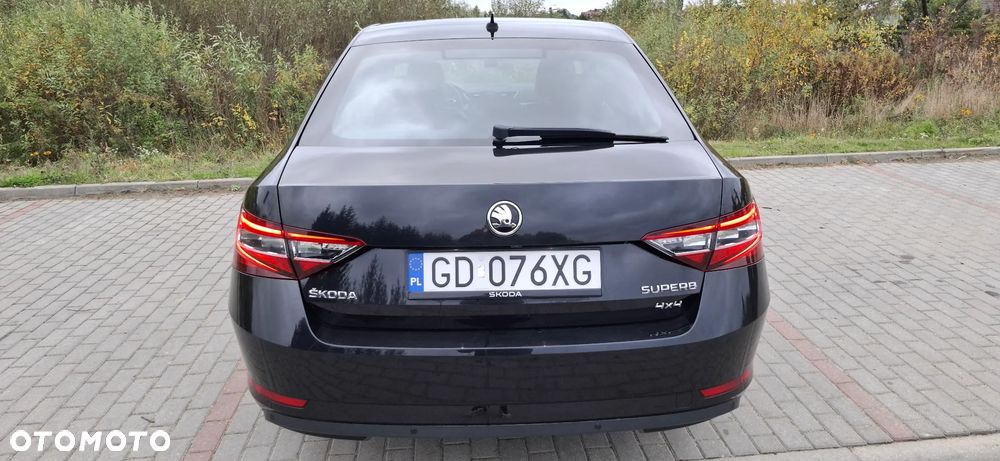 Skoda Superb 2016 photo 4