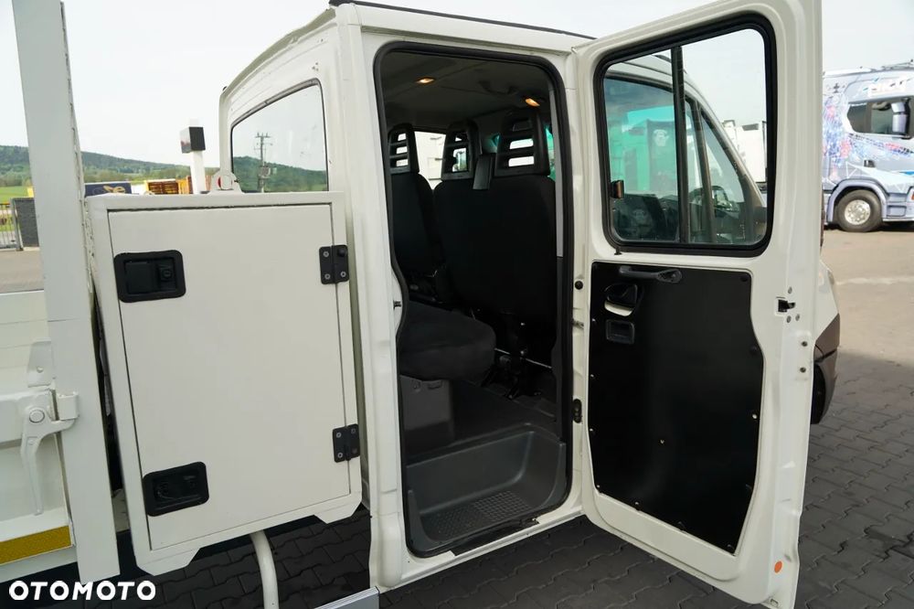 Iveco DAILY 35-130 / WYWROTKA / BRYGADÓWKA - 7 MIEJSC  / BLIŹNIAK / MANUAL / SPROWADZONY - 33