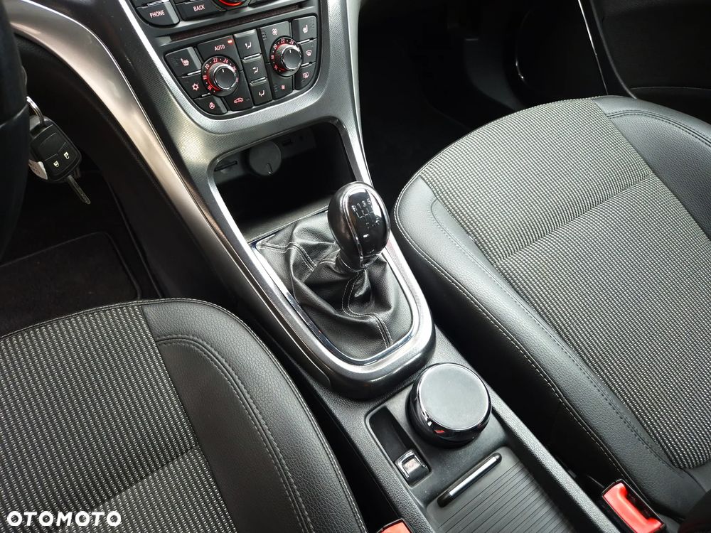 Opel Astra 1.6 Turbo Innovation - 17