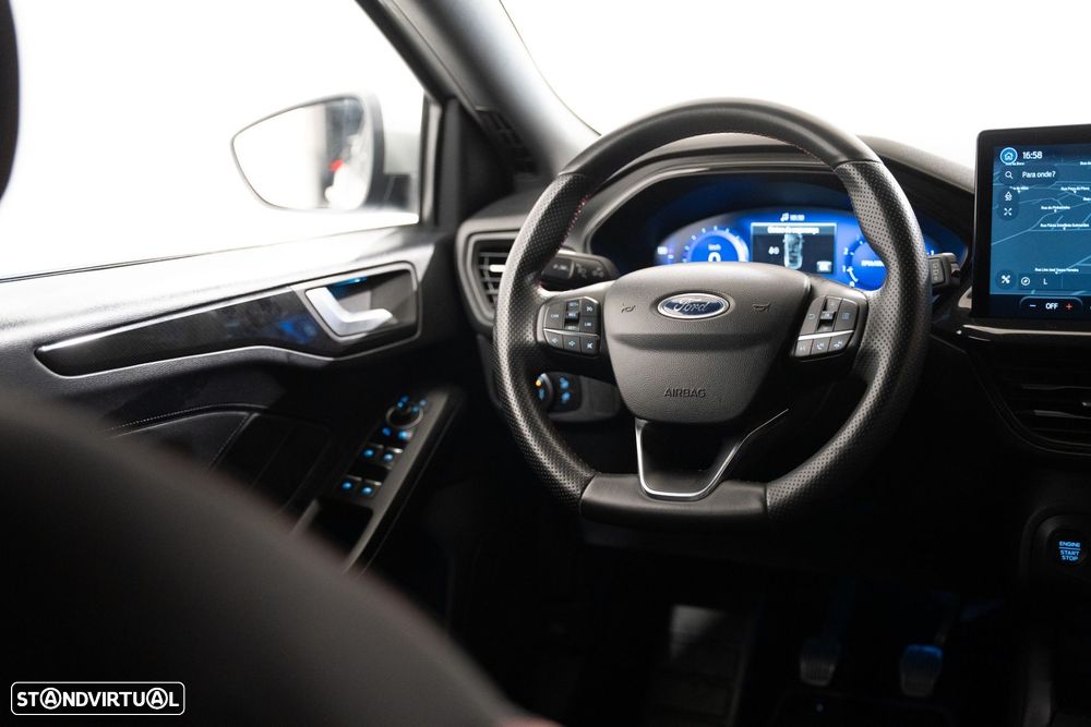 Ford Focus 1.0 EcoBoost MHEV ST-Line - 11