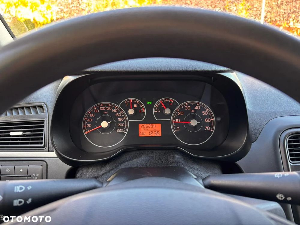 Fiat Grande Punto 1.4 8V - 7