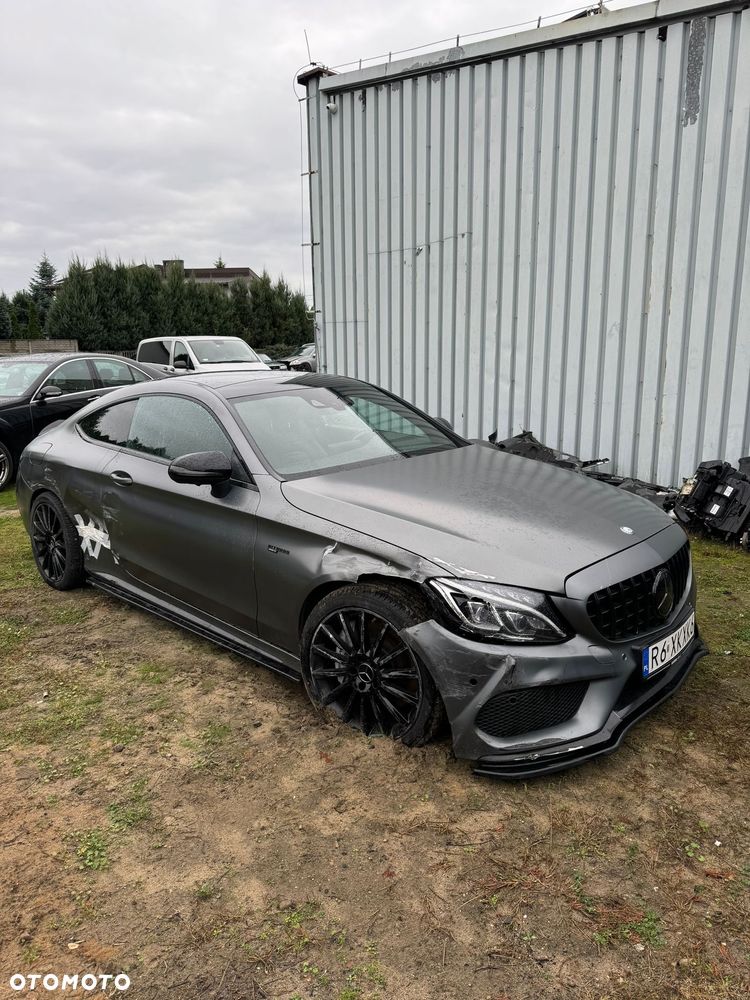 Mercedes-Benz Klasa C AMG 43 Coupe 4Matic 9G-TRONIC Night Edition - 34