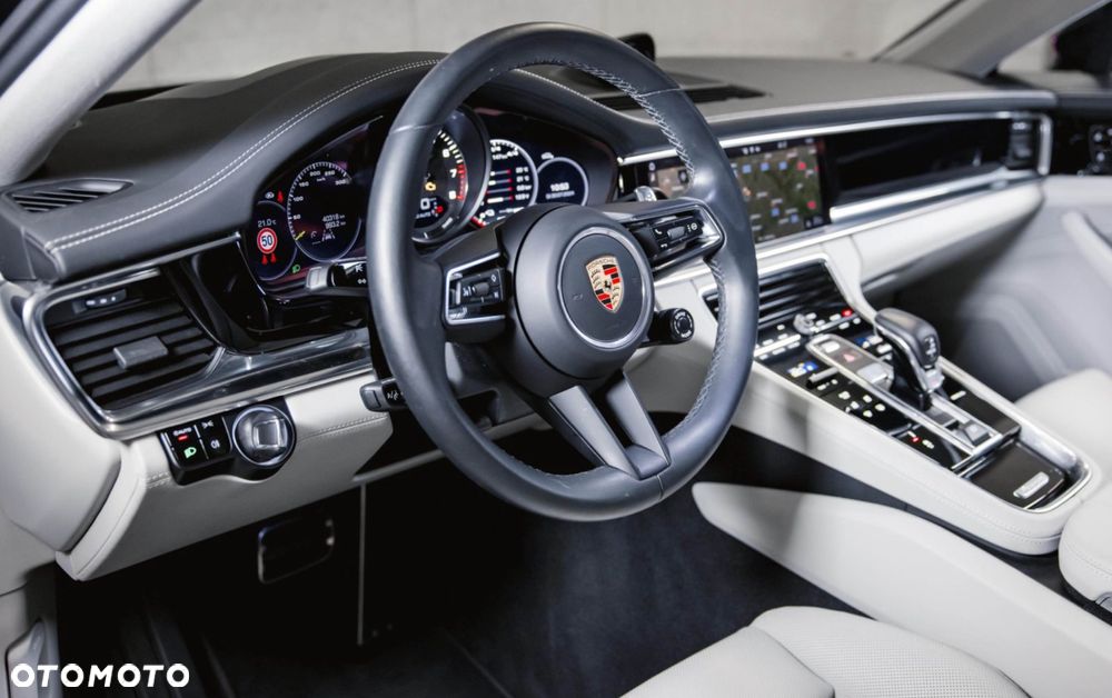 Porsche Panamera 4 E-Hybrid - 6