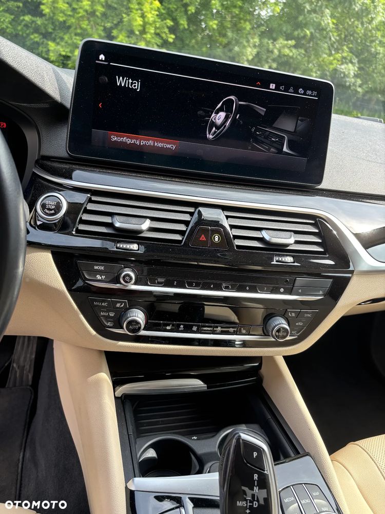 BMW Seria 5 520d xDrive - 9