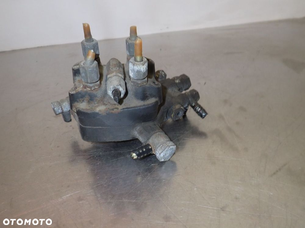 ROZDZIELACZ PALIWA SAAB 900 I  0438100058 - 3