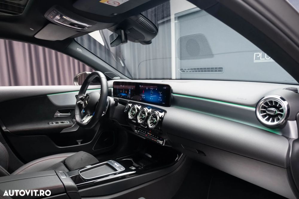 Mercedes-Benz A 35 AMG Sedan 4Matic MHEV 8G-DCT - 39