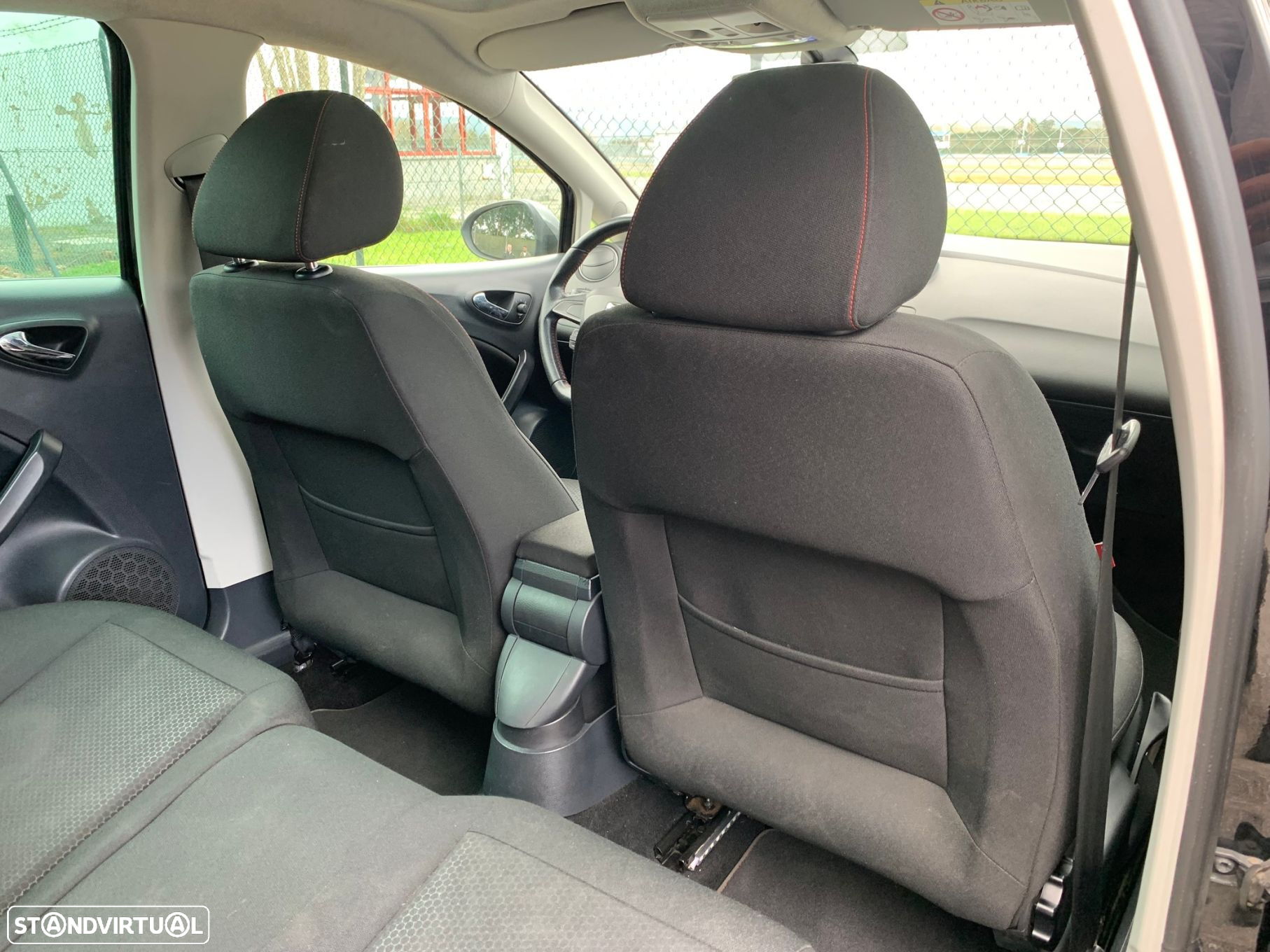 SEAT Ibiza 1.6 TDI FR - 47
