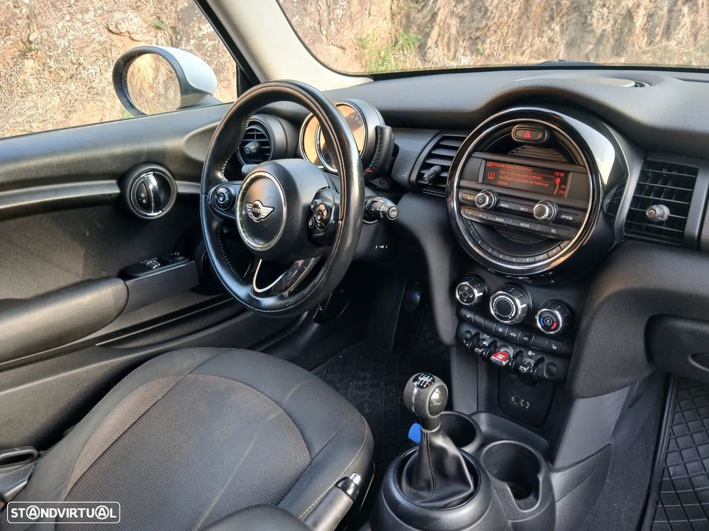 MINI 3 Portas Cooper D - 10
