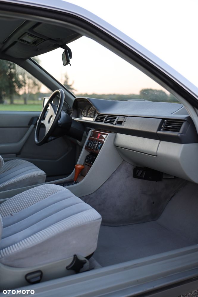 Mercedes-Benz W124 (1984-1993) - 17