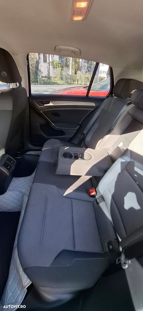 Volkswagen Golf - 12