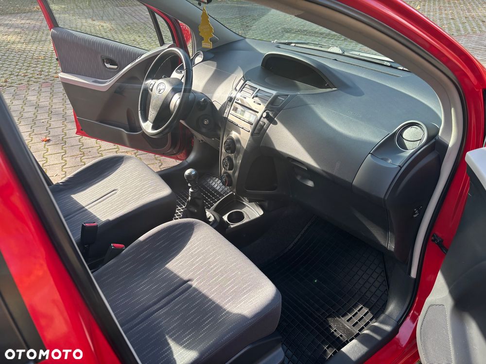 Toyota Yaris - 16