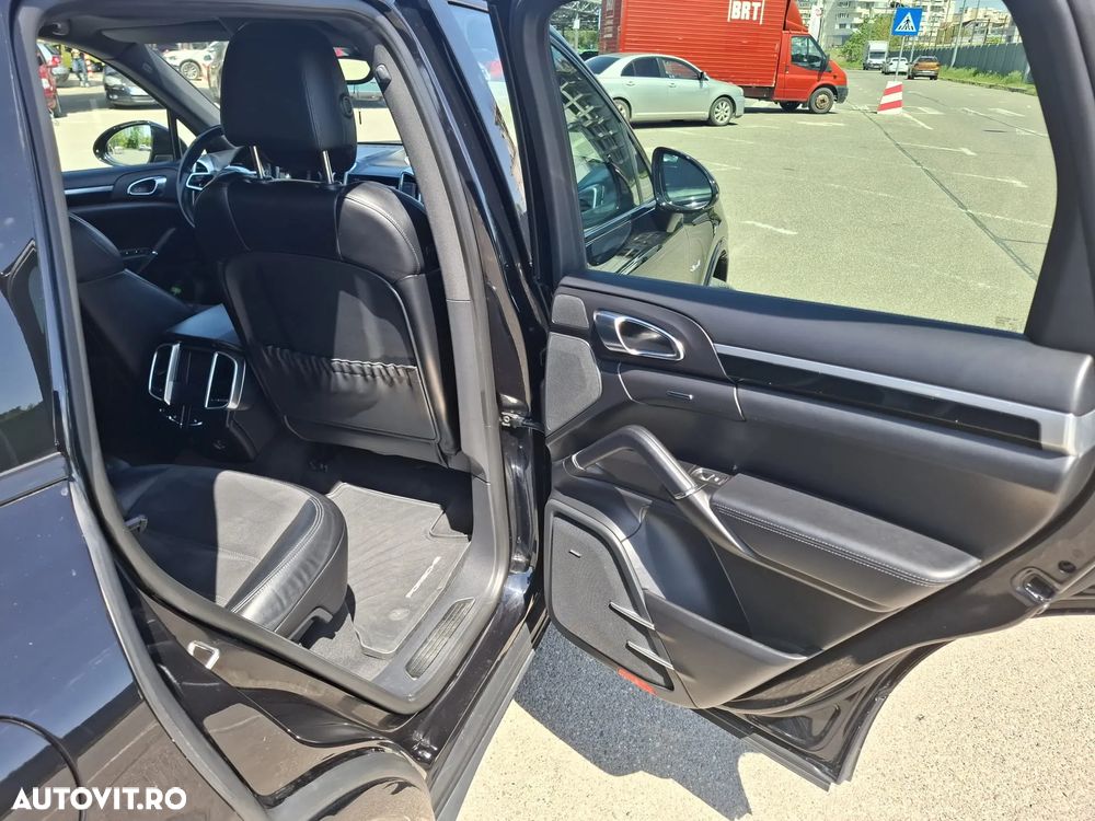 Porsche Cayenne Tiptronic S - 8