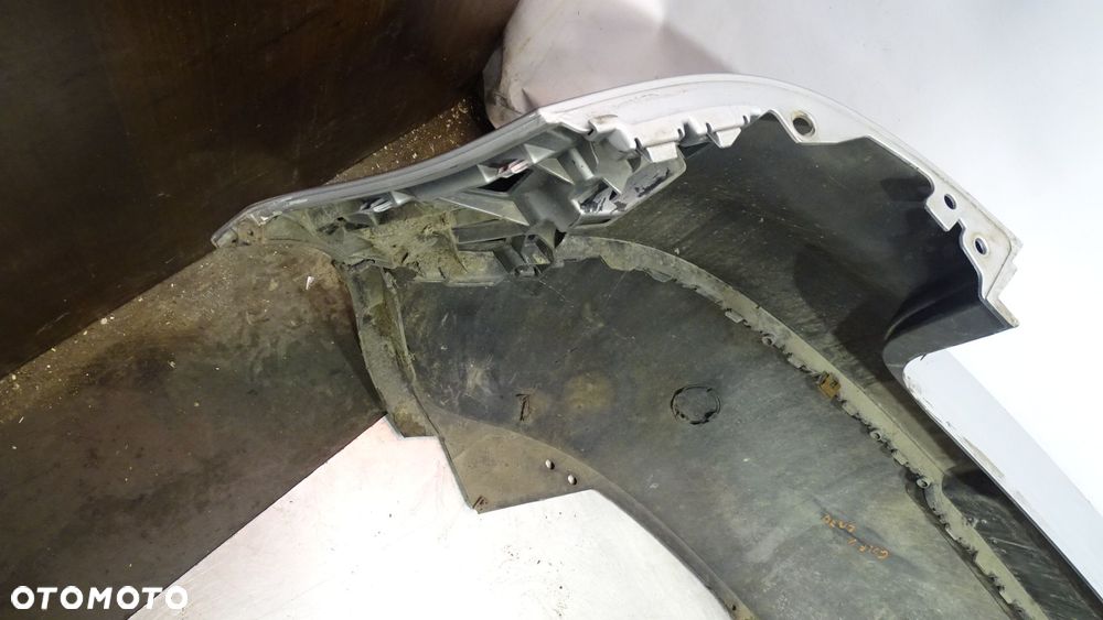 ZDERZAK TYŁ VOLKSWAGEN GOLF V 1.6FSI LA7W - 7