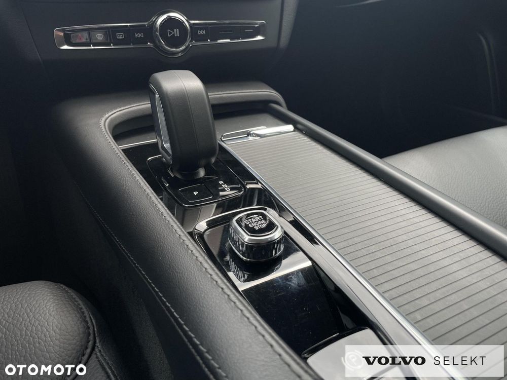 Volvo V90 Cross Country - 16