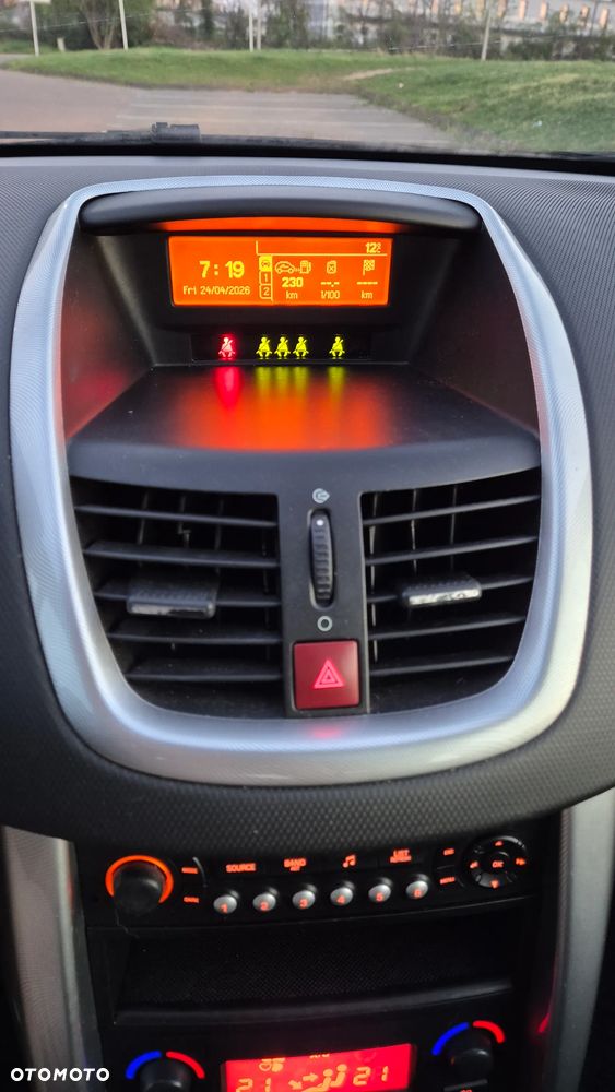 Peugeot 207 1.4 16V U Move - 5