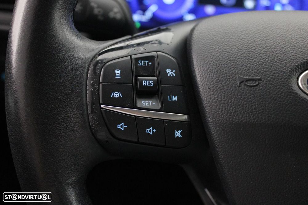 Ford Kuga 2.5 PHEV Titanium — fotografia 10
