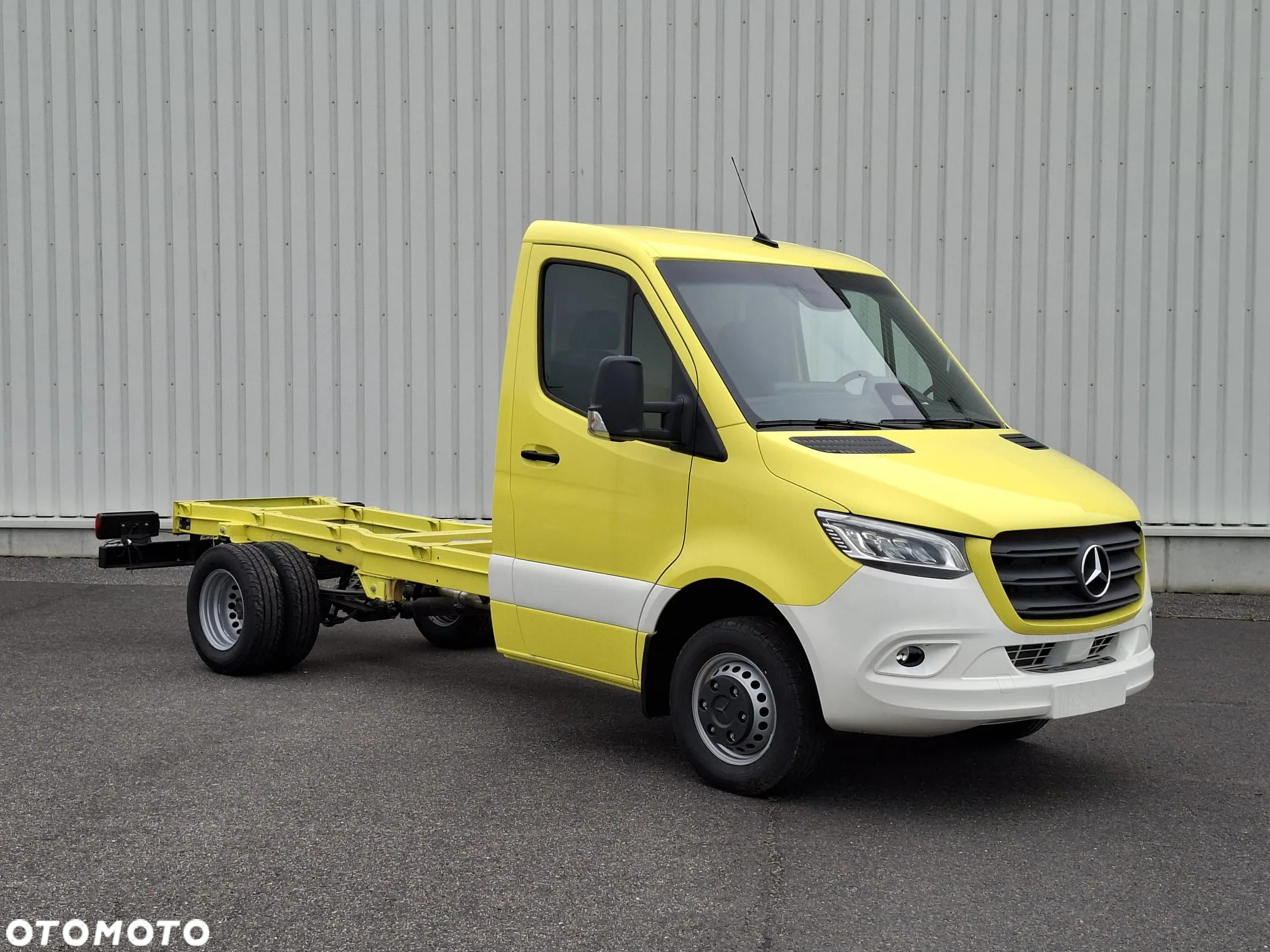 Mercedes-Benz Sprinter - 2