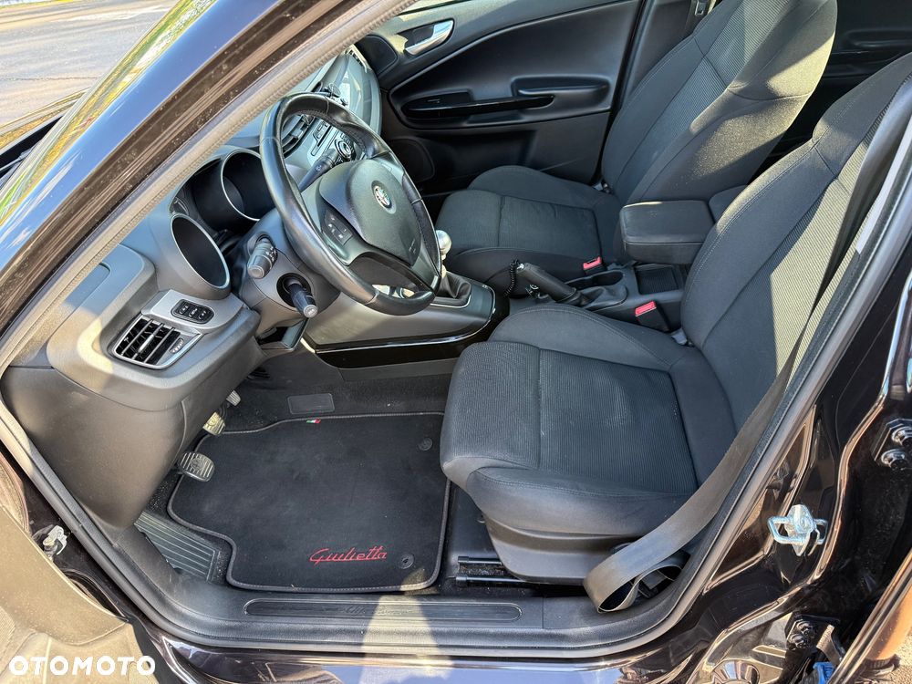 Alfa Romeo Giulietta 1.6 JTDM Distinctive - 11