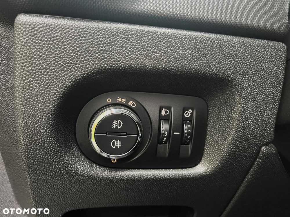 Opel Corsa 1.2 16V Cosmo - 29