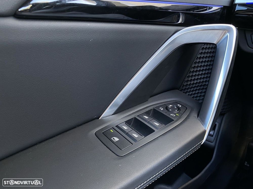 BMW iX1 eDrive20 xLine - 17