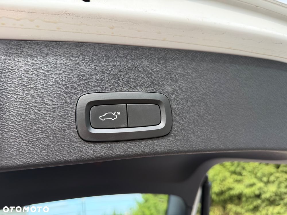 Volvo XC 40 D4 AWD Geartronic Momentum - 29