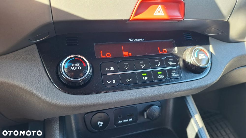 Kia Sportage 2.0 CVVT 4WD Vision - 27