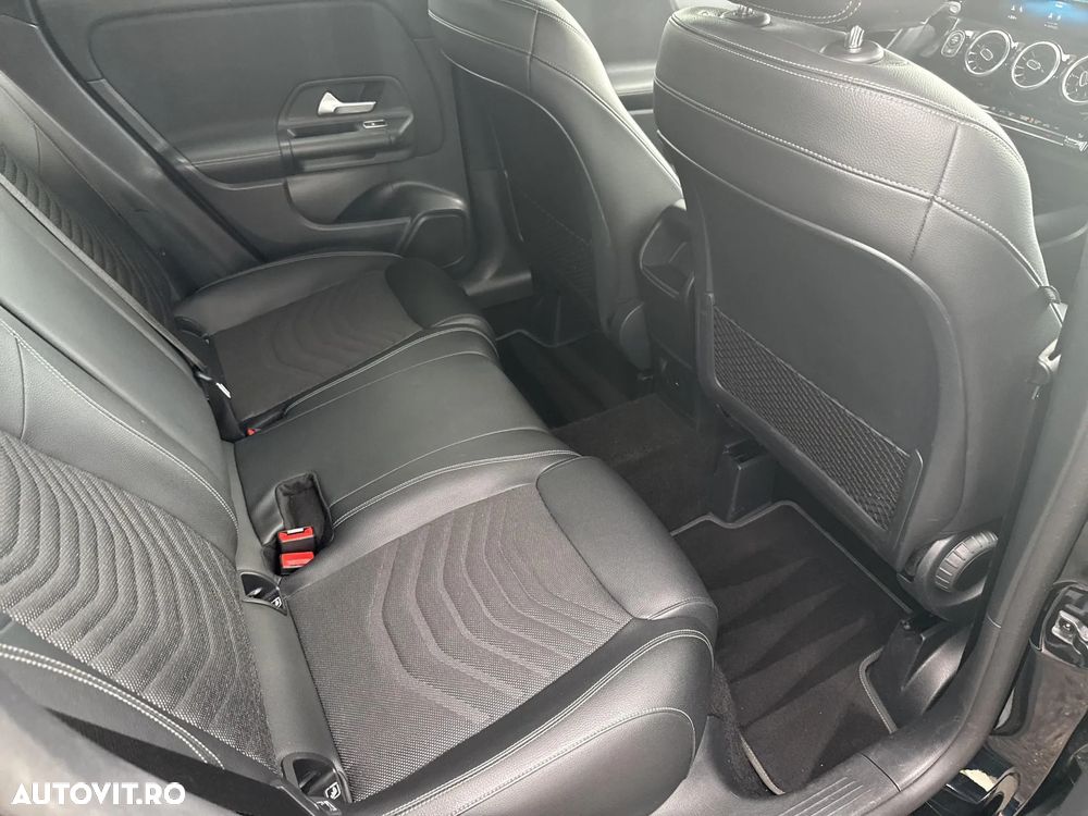 Mercedes-Benz GLA - 21