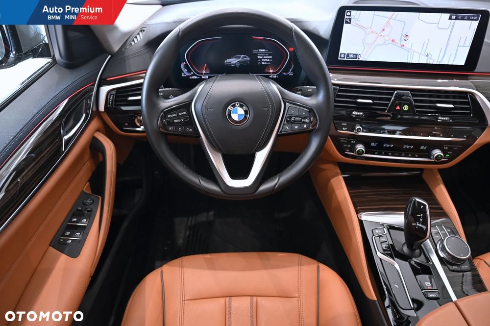 BMW Seria 5 540d xDrive mHEV - 12