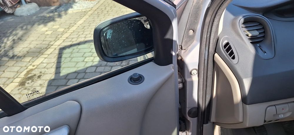 Renault Scenic 2.0 16V Luxe Expression - 17